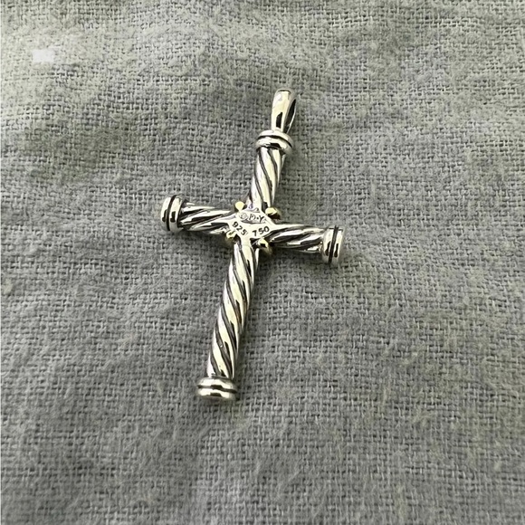 David Yurman Cable Cross & Chain - Picture 3 of 4